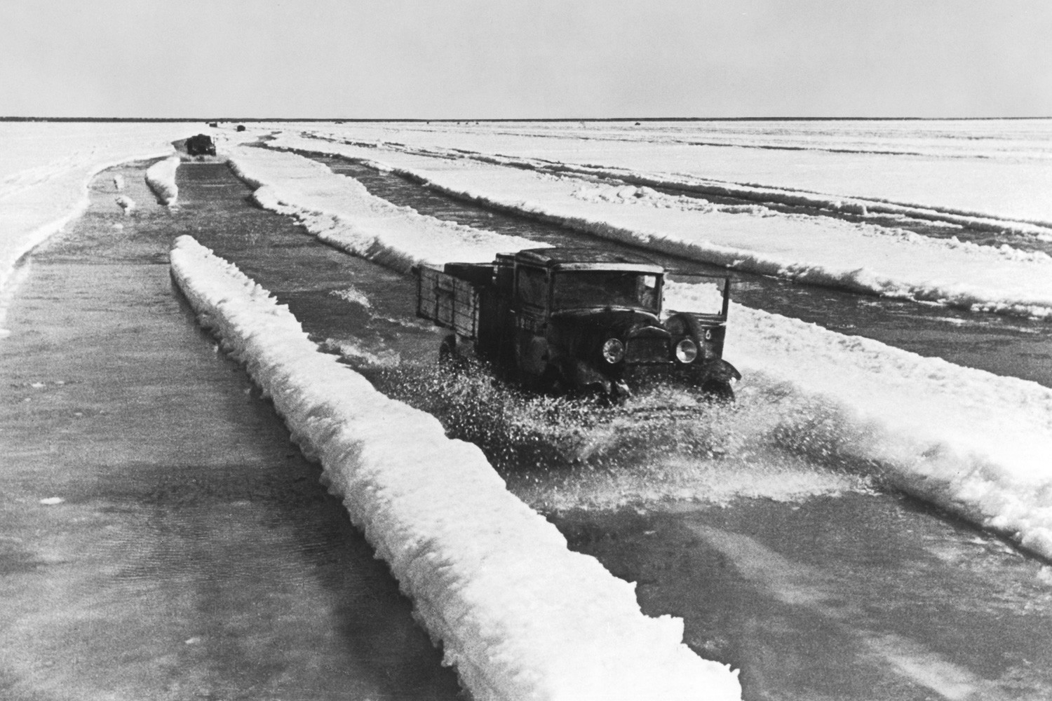 Ладожское озеро в блокаду ленинграда